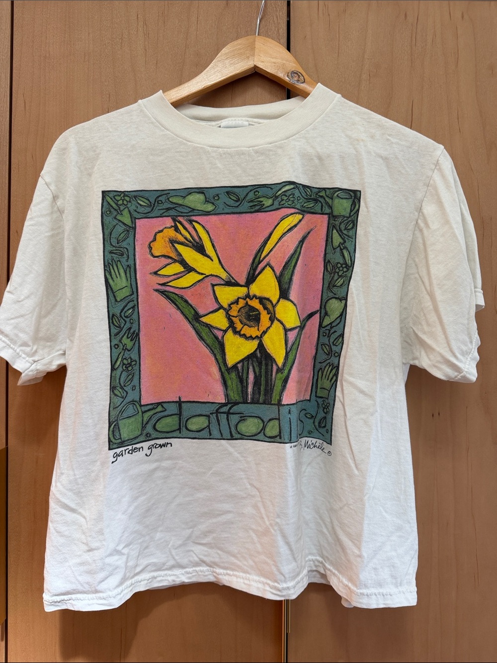 90’s Fabric Art Brand White T-Shirt with Yellow Daffodil Graphic